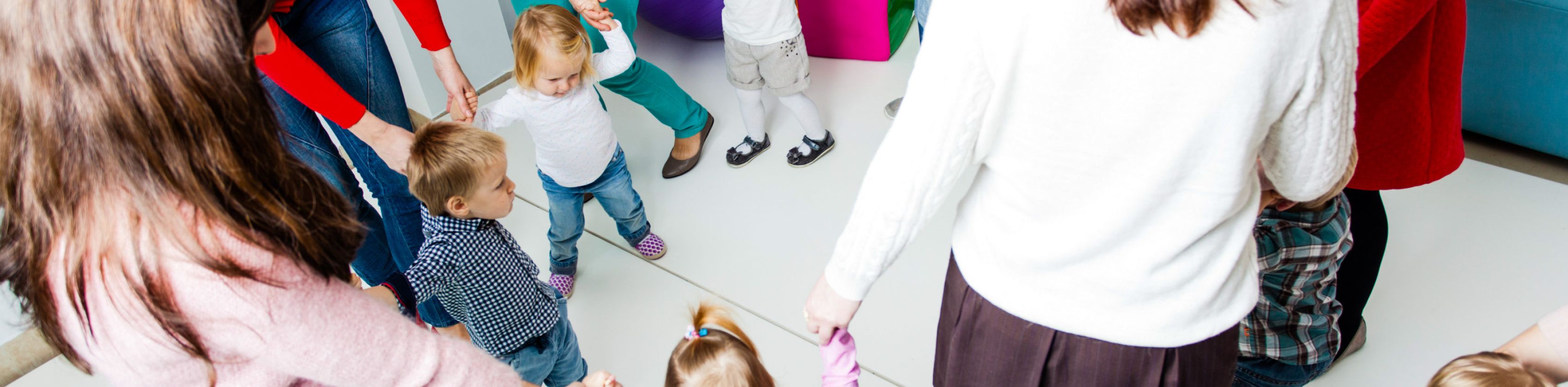 Kindertanzen, © Adobe Stock Kindertanzen, © Adobe Stock