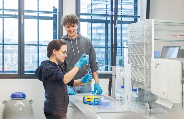Tag-der-offenen-Labore-und-Werkstaetten, © Verwendung nur im Rahmen redaktioneller Berichterstattung über die experimenta Heilbronn gestattet. Quelle: experimenta gGmbH Tag-der-offenen-Labore-und-Werkstaetten, © Verwendung nur im Rahmen redaktioneller Berichterstattung über die experimenta Heilbronn gestattet. Quelle: experimenta gGmbH