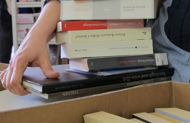 Mach Platz für Neues – spende deine Bücher!