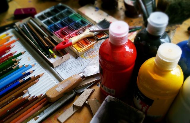 Farben und Stifte