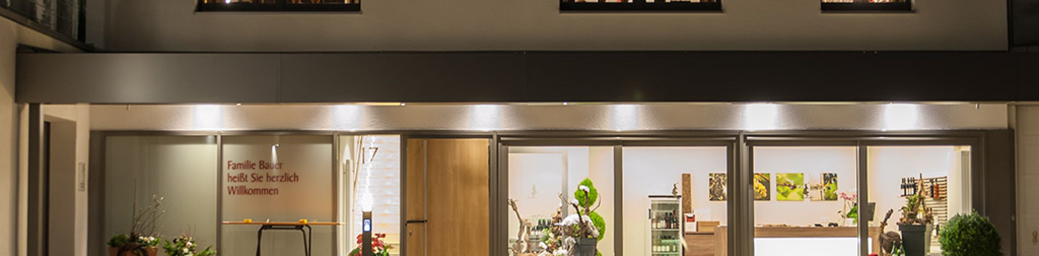 Besenwirtschaft Weingut Bauer bei Nacht