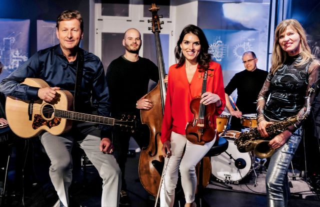 Amy Lungu and friends feat Ralf Beitner - 1