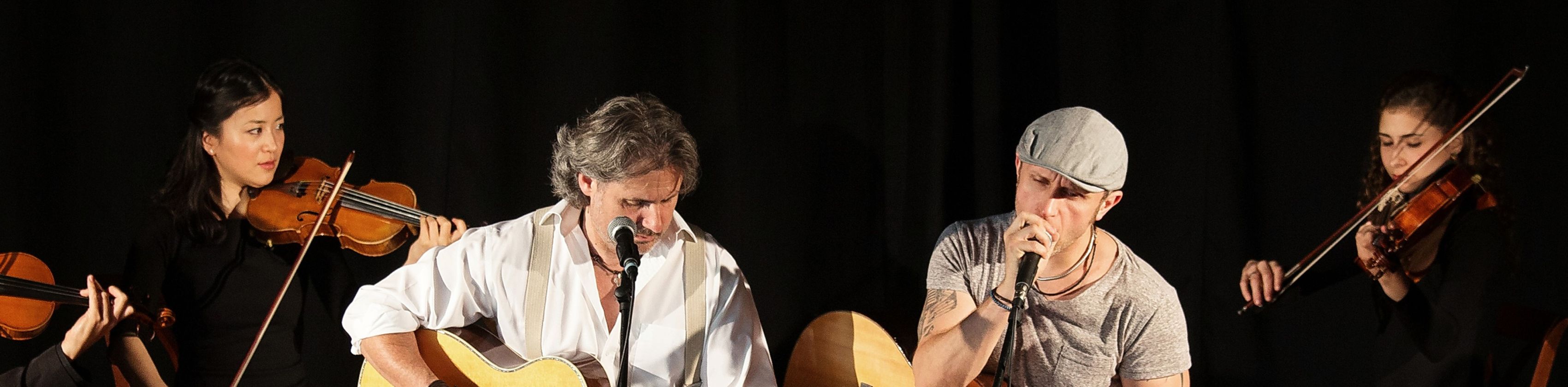 Duo Graceland mit Streichquartett und Band, © Harry Keller