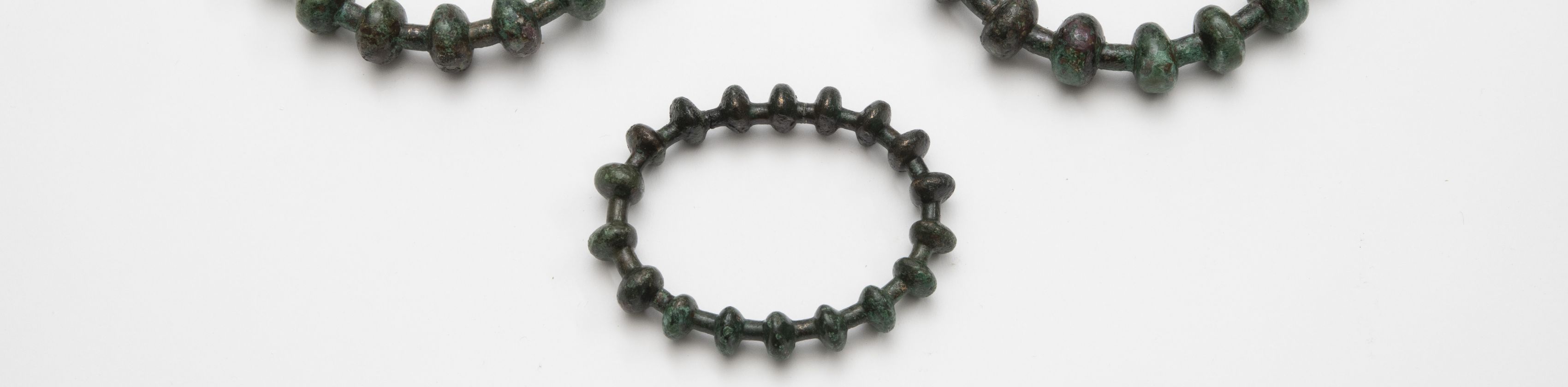 Keltische Knotenarmreife, &copy; St&auml;dtische Museen Heilbronn, Foto: Frank Kleinbach