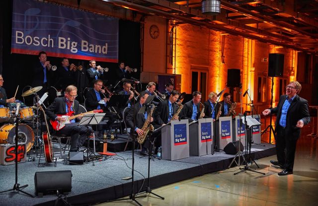 Adventskonzert: Jazzige Weihnachtsklänge mit der Bosch Big Band