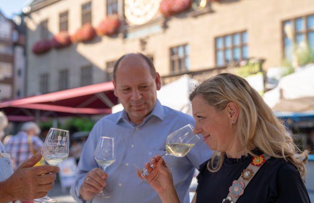 Weinprobe auf dem Weindorf