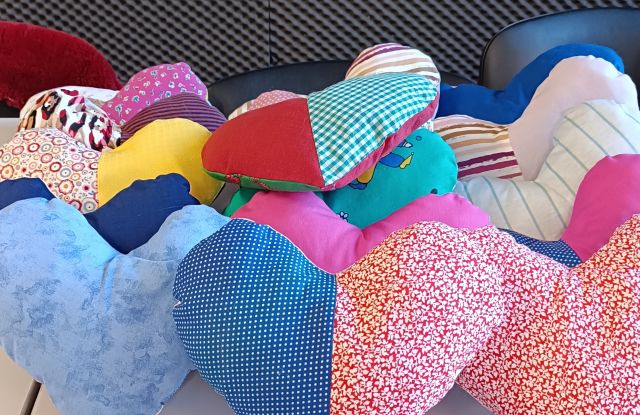 Herzkissensammlung aus einer Sitzung., © Der Paritätische Sozialdienst gGmbH