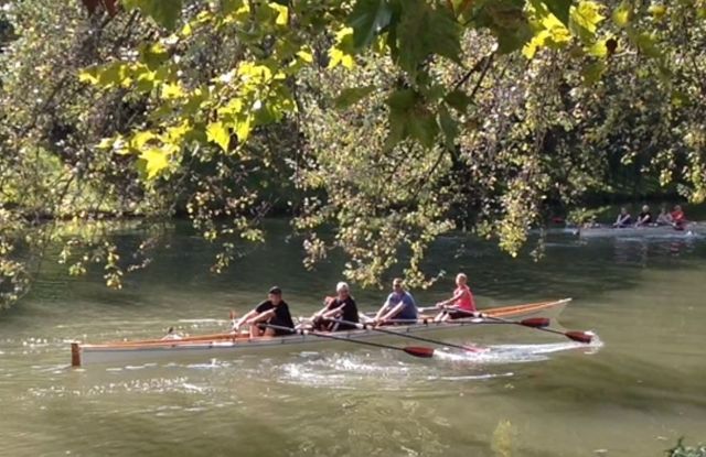 Wenn alle Teammitglieder gut miteinander kommunizieren und aufeinander achten, dann kommt das Ruderboot sehr schnell in den gewünschten "Flow" - und es macht unglaublich Spaß!